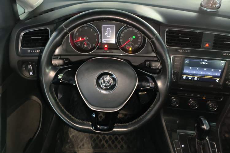 Used Volkswagen Golf 2016 1.6L Automatic Comfort Model Steering Wheel