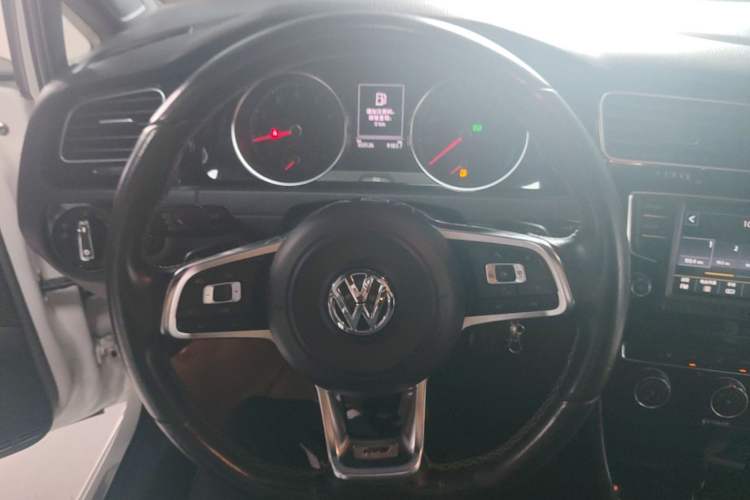 Used Volkswagen Golf 2016 1.4TSI Automatic R-Line Steering Wheel