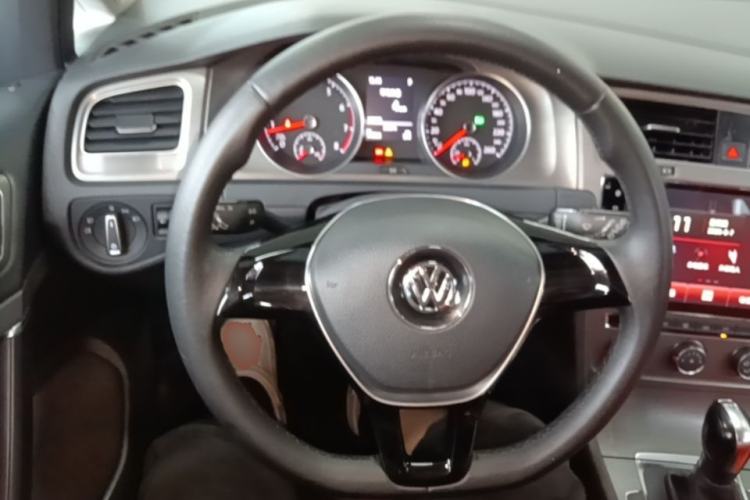 Used Volkswagen Golf 2016 230TSI Automatic Comfort Version Steering Wheel