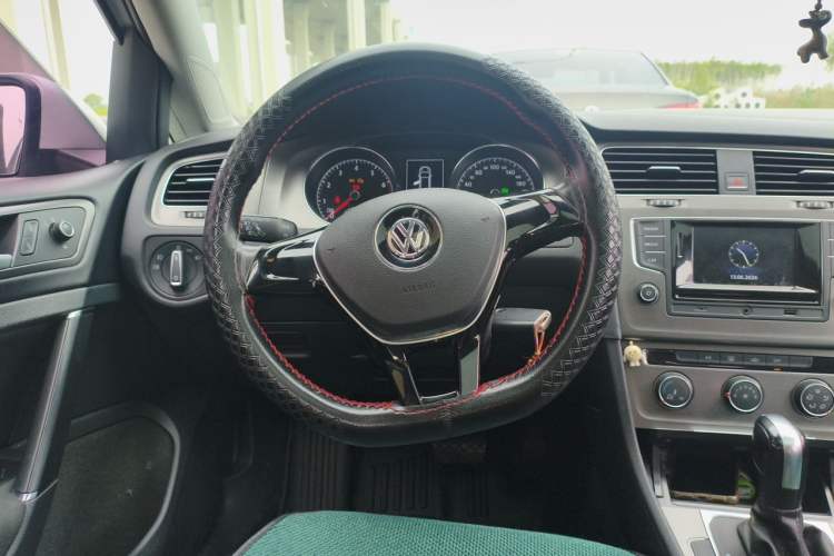 Used Volkswagen Golf 2016 1.6L Automatic Comfort Model Steering Wheel