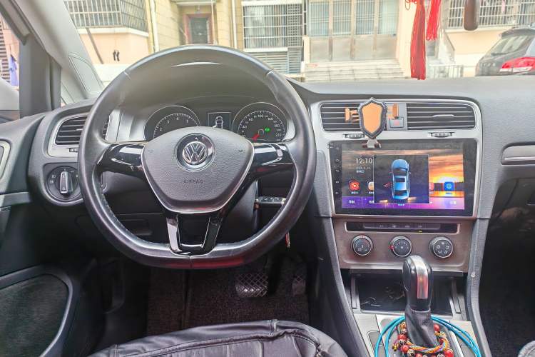 Used Volkswagen Golf 2016 230TSI Automatic Comfort Version Steering Wheel