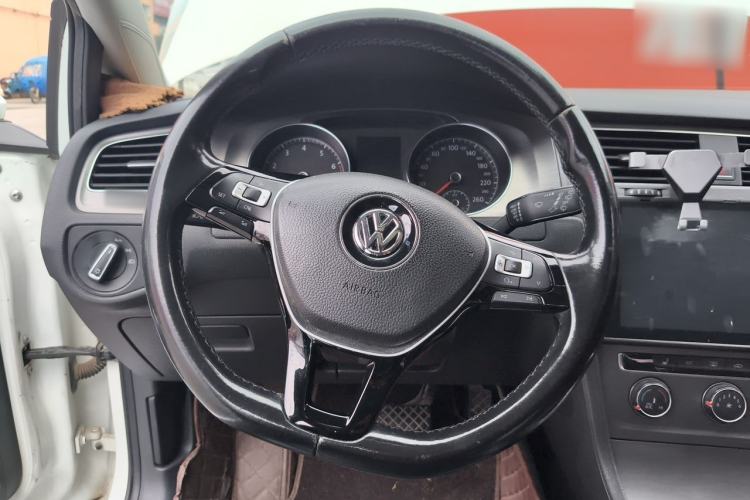 Used Volkswagen Golf 2016 230TSI Automatic Comfort Version Steering Wheel