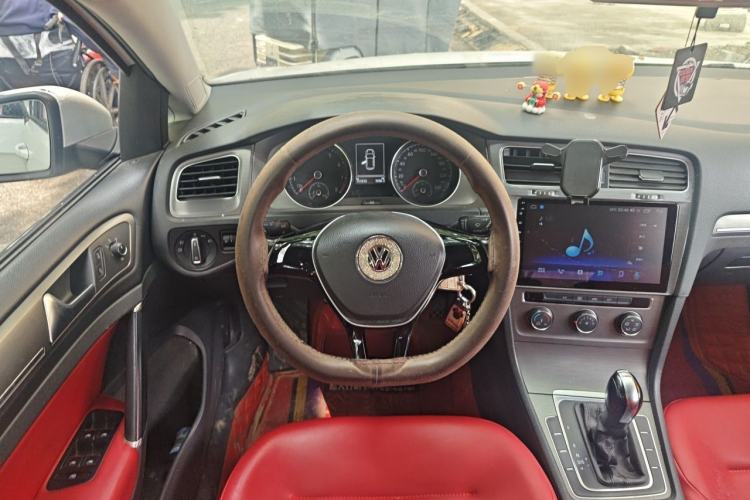 Used Volkswagen Golf 2016 230TSI Automatic Comfort Version Steering Wheel