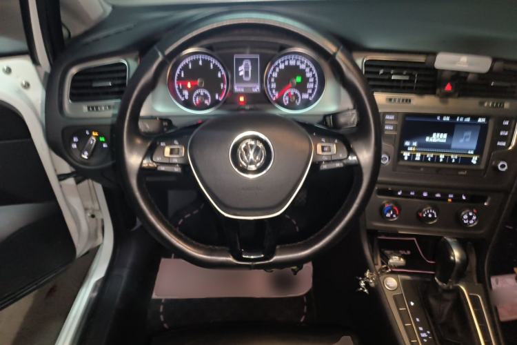 Used Volkswagen Golf 2016 230TSI Automatic Luxury Version Steering Wheel