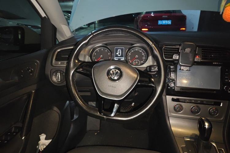 Used Volkswagen Golf 2016 230TSI Automatic Comfort Version Steering Wheel
