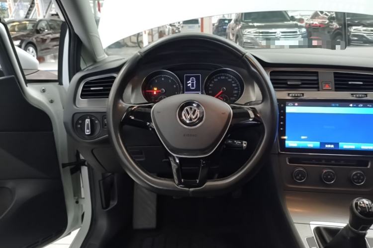 Used Volkswagen Golf 2016 230TSI Manual Comfort Version Steering Wheel