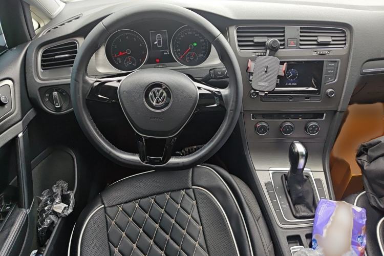 Used Volkswagen Golf 2016 1.6L Automatic Comfort Model Steering Wheel