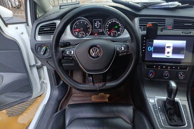 Used Volkswagen Golf 2016 230TSI Automatic Luxury Version Steering Wheel