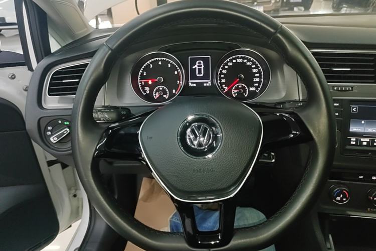 Used Volkswagen Golf 2016 1.6L Automatic Comfort Model Steering Wheel