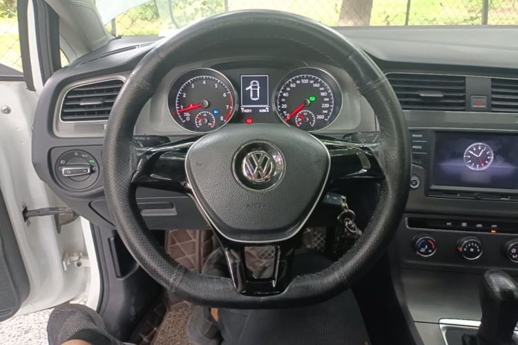 Used Volkswagen Golf 2016 1.6L Automatic Comfort Model Steering Wheel