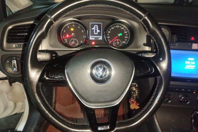 Used Volkswagen Golf 2016 230TSI Automatic Comfort Version Steering Wheel