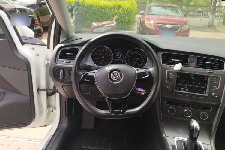 Used Volkswagen Golf 2016 230TSI Automatic Comfort Version Steering Wheel