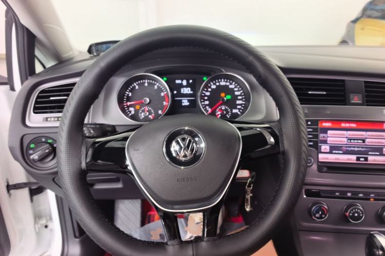 Used Volkswagen Golf 2016 1.6L Automatic Fashion Model Steering Wheel