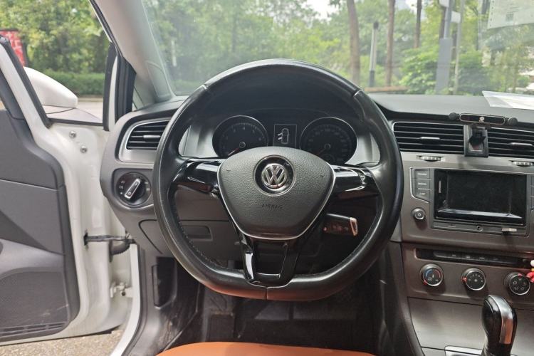 Used Volkswagen Golf 2016 1.6L Automatic Comfort Model Steering Wheel