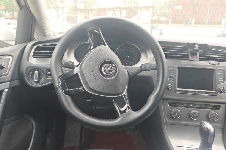 Used Volkswagen Golf 2016 230TSI Automatic Comfort Version Steering Wheel