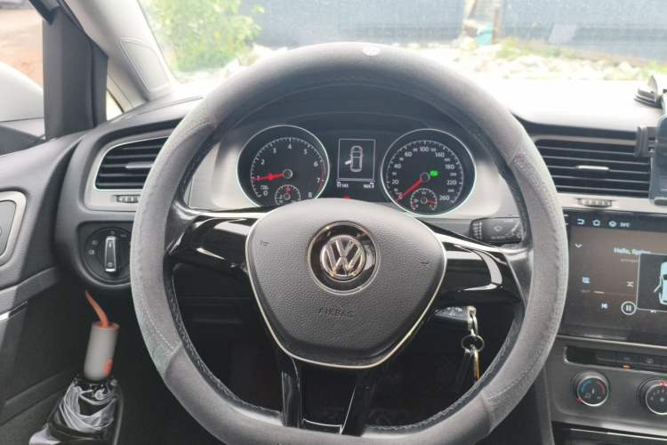 Used Volkswagen Golf 2016 230TSI Automatic Comfort Version Steering Wheel