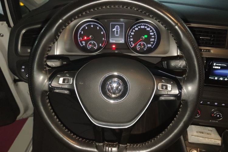 Used Volkswagen Golf 2016 230TSI Automatic Luxury Version Steering Wheel