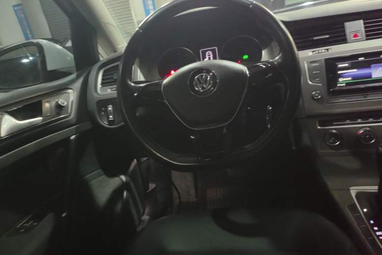 Used Volkswagen Golf 2016 230TSI Automatic Comfort Version Steering Wheel