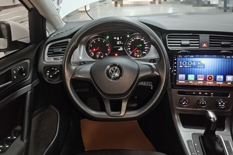 Used Volkswagen Golf 2016 1.6L Automatic Fashion Model Steering Wheel