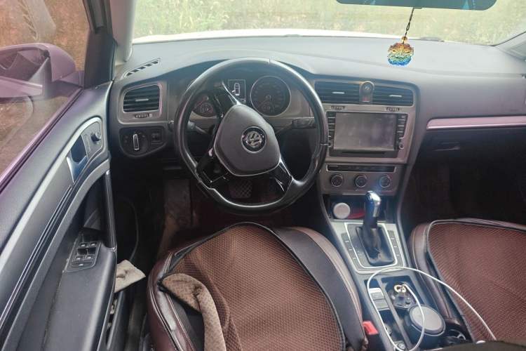 Used Volkswagen Golf 2016 1.6L Automatic Comfort Model Steering Wheel