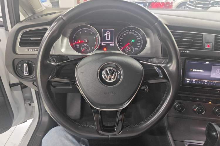 Used Volkswagen Golf 2016 230TSI Automatic Comfort Version Steering Wheel