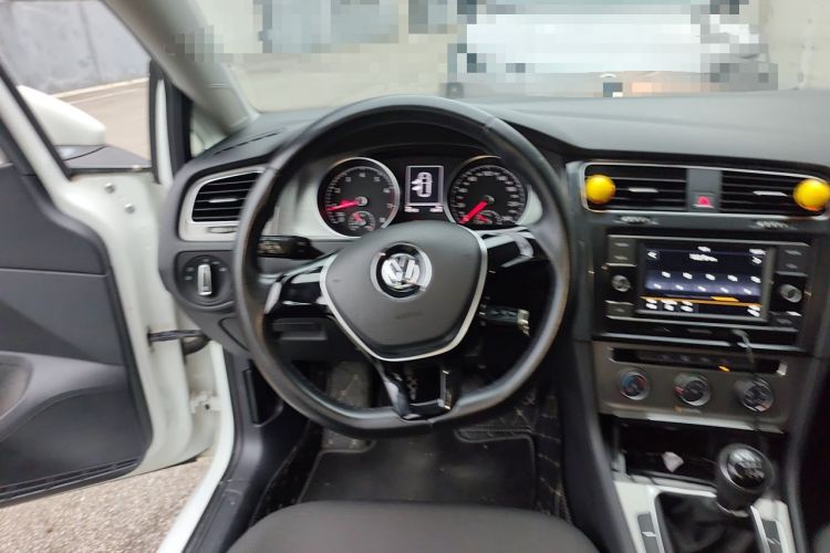 Used Volkswagen Golf 2016 230TSI Manual Comfort Version Steering Wheel
