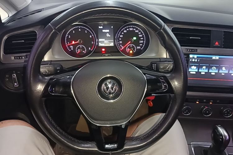 Used Volkswagen Golf 2016 1.6L Automatic Comfort Model Steering Wheel