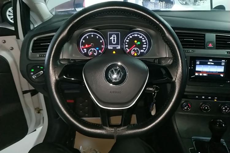 Used Volkswagen Golf 2016 1.6L Automatic Comfort Model Steering Wheel
