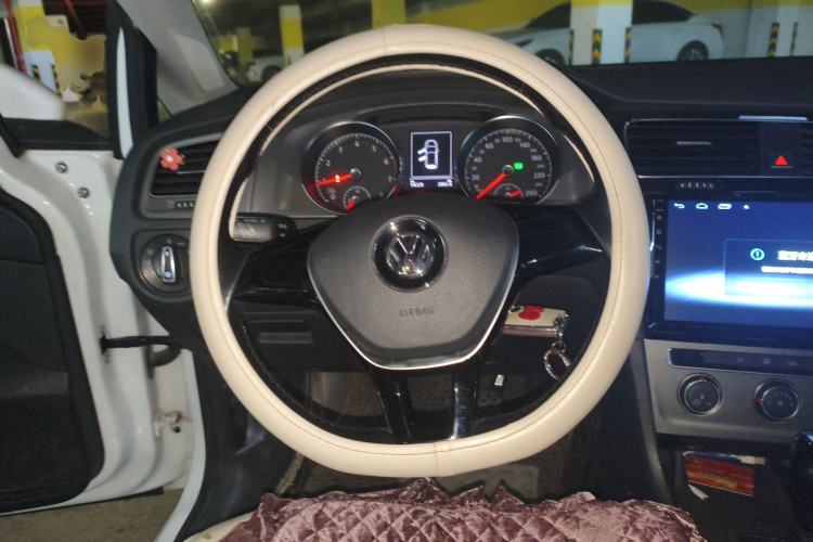 Used Volkswagen Golf 2016 1.6L Automatic Comfort Model Steering Wheel