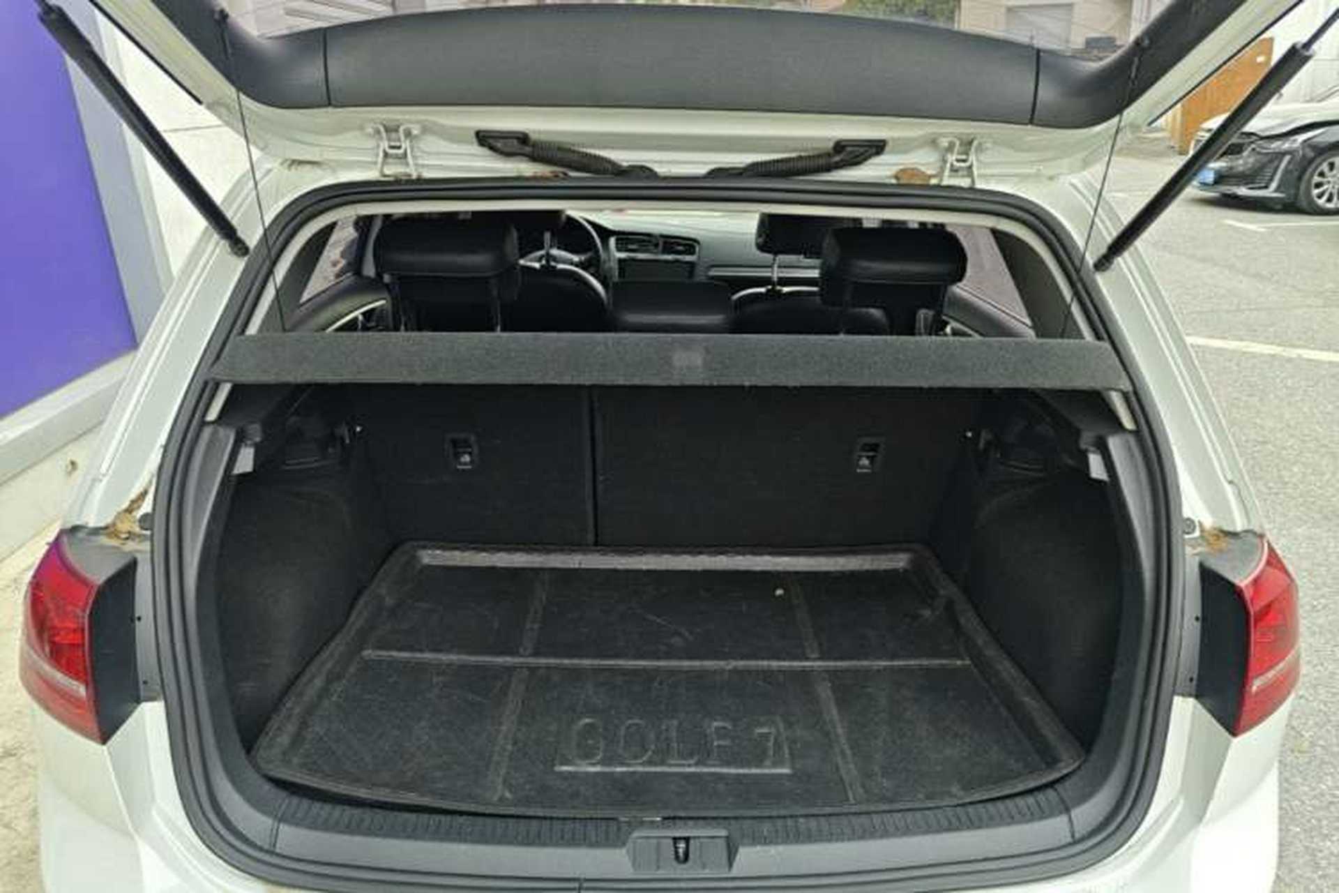 Used Volkswagen Golf 2016 230TSI Automatic Luxury Version Trunk