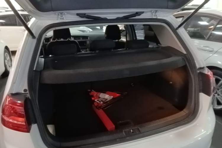 Used Volkswagen Golf 2016 230TSI Automatic Comfort Version Trunk