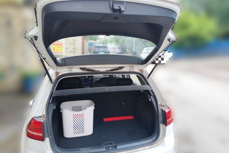 Used Volkswagen Golf 2016 1.6L Automatic Fashion Model Trunk