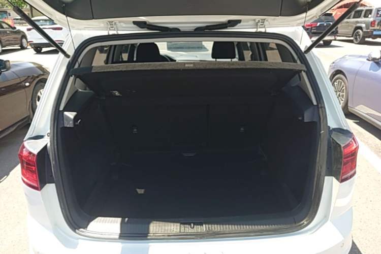 Used Volkswagen Golf 2016 230TSI Automatic Comfort Version Trunk
