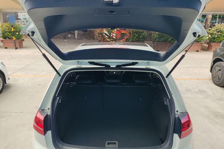 Used Volkswagen Golf 2016 230TSI Automatic Comfort Version Trunk