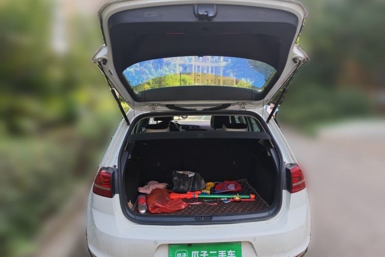 Used Volkswagen Golf 2016 1.6L Automatic Fashion Model Trunk