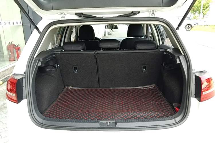 Used Volkswagen Golf 2016 1.6L Automatic Comfort Model Trunk