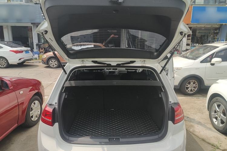 Used Volkswagen Golf 2016 230TSI Automatic Comfort Version Trunk