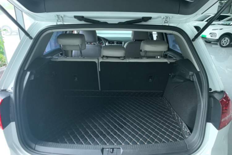 Used Volkswagen Golf 2016 1.6L Automatic Comfort Model Trunk