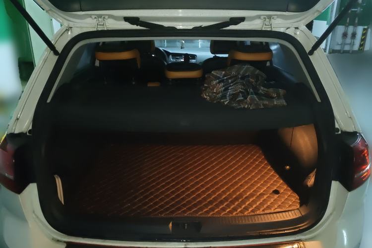 Used Volkswagen Golf 2016 1.6L Automatic Fashion Model Trunk