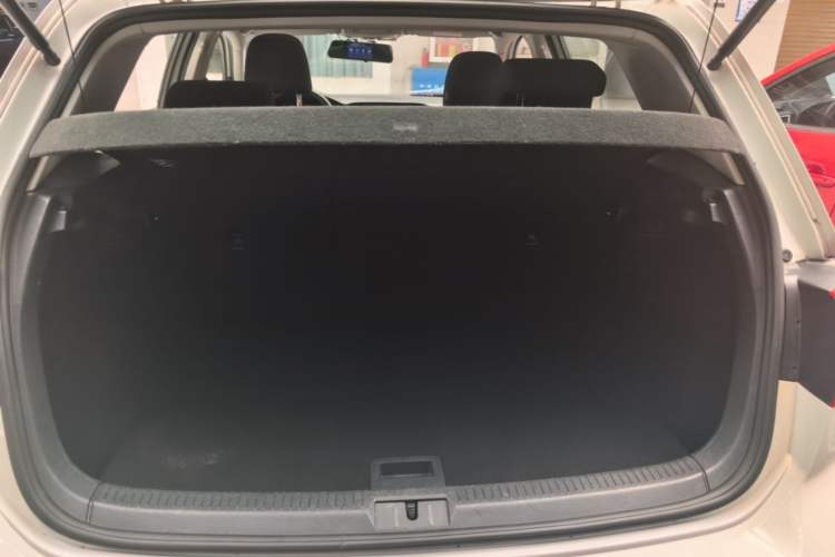 Used Volkswagen Golf 2016 230TSI Automatic Comfort Version Trunk