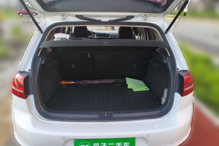 Used Volkswagen Golf 2016 230TSI Automatic Comfort Version Trunk