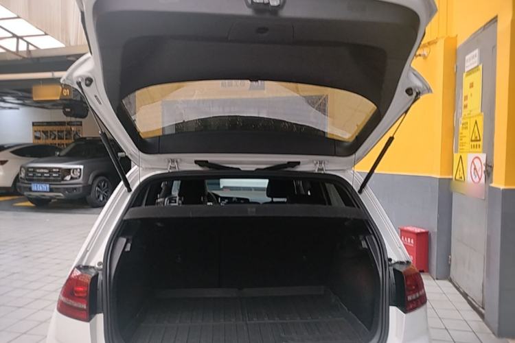 Used Volkswagen Golf 2016 1.4TSI Manual R-Line Trunk