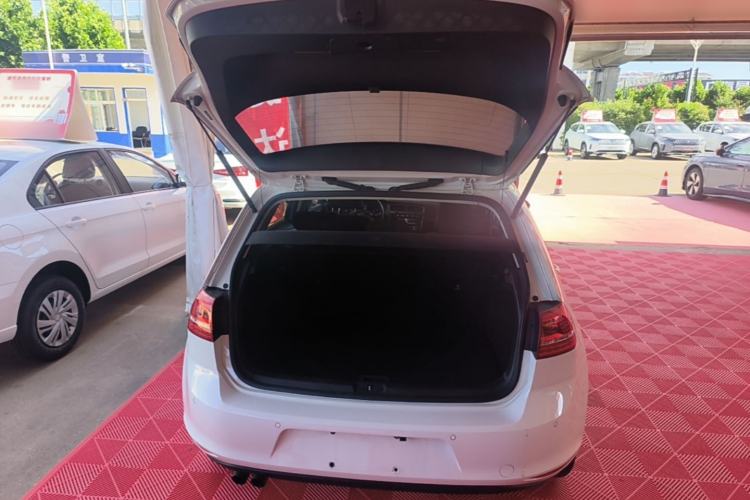 Used Volkswagen Golf 2016 230TSI Automatic Comfort Version Trunk