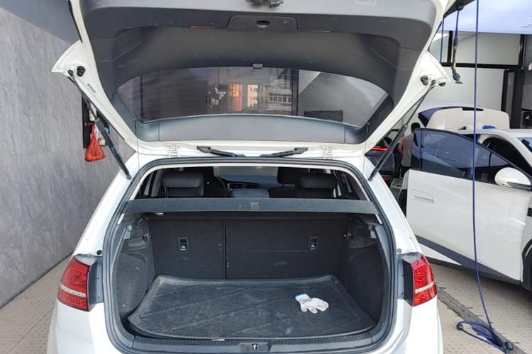 Used Volkswagen Golf 2016 230TSI Automatic Comfort Version Trunk