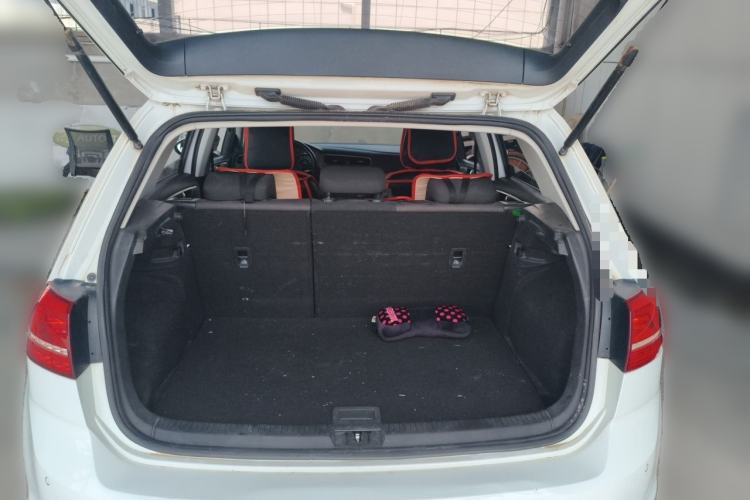 Used Volkswagen Golf 2016 230TSI Automatic Comfort Version Trunk