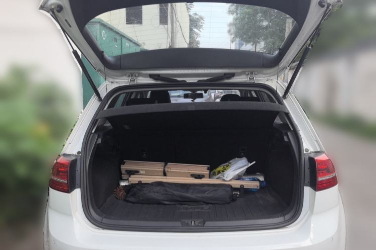 Used Volkswagen Golf 2016 230TSI Automatic Luxury Version Trunk