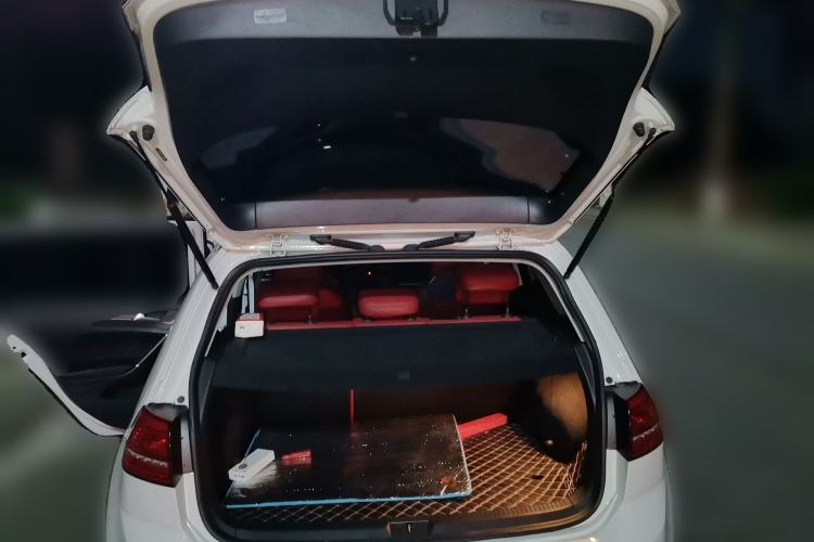 Used Volkswagen Golf 2016 230TSI Automatic Comfort Version Trunk