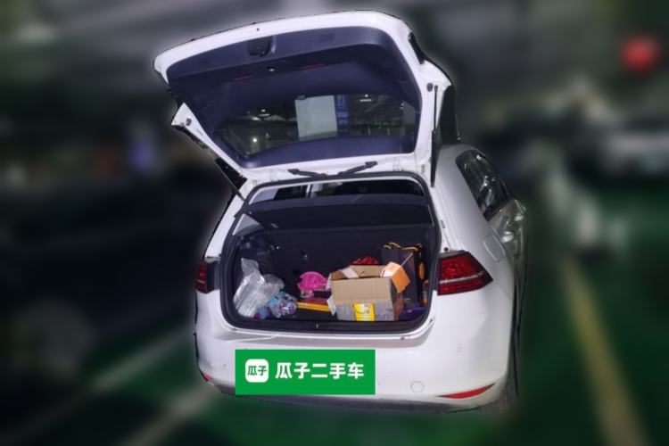 Used Volkswagen Golf 2016 1.6L Manual Fashion Edition Trunk
