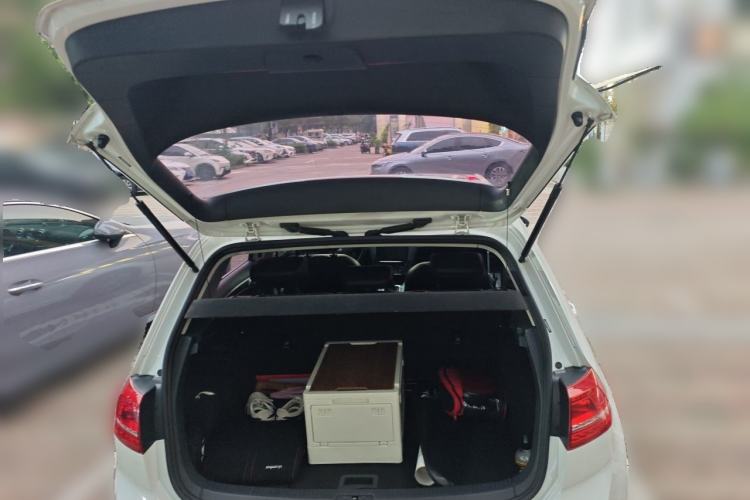 Used Volkswagen Golf 2016 230TSI Automatic Luxury Version Trunk