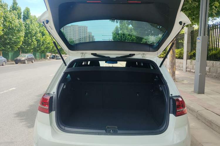 Used Volkswagen Golf 2016 1.4TSI Automatic R-Line Trunk